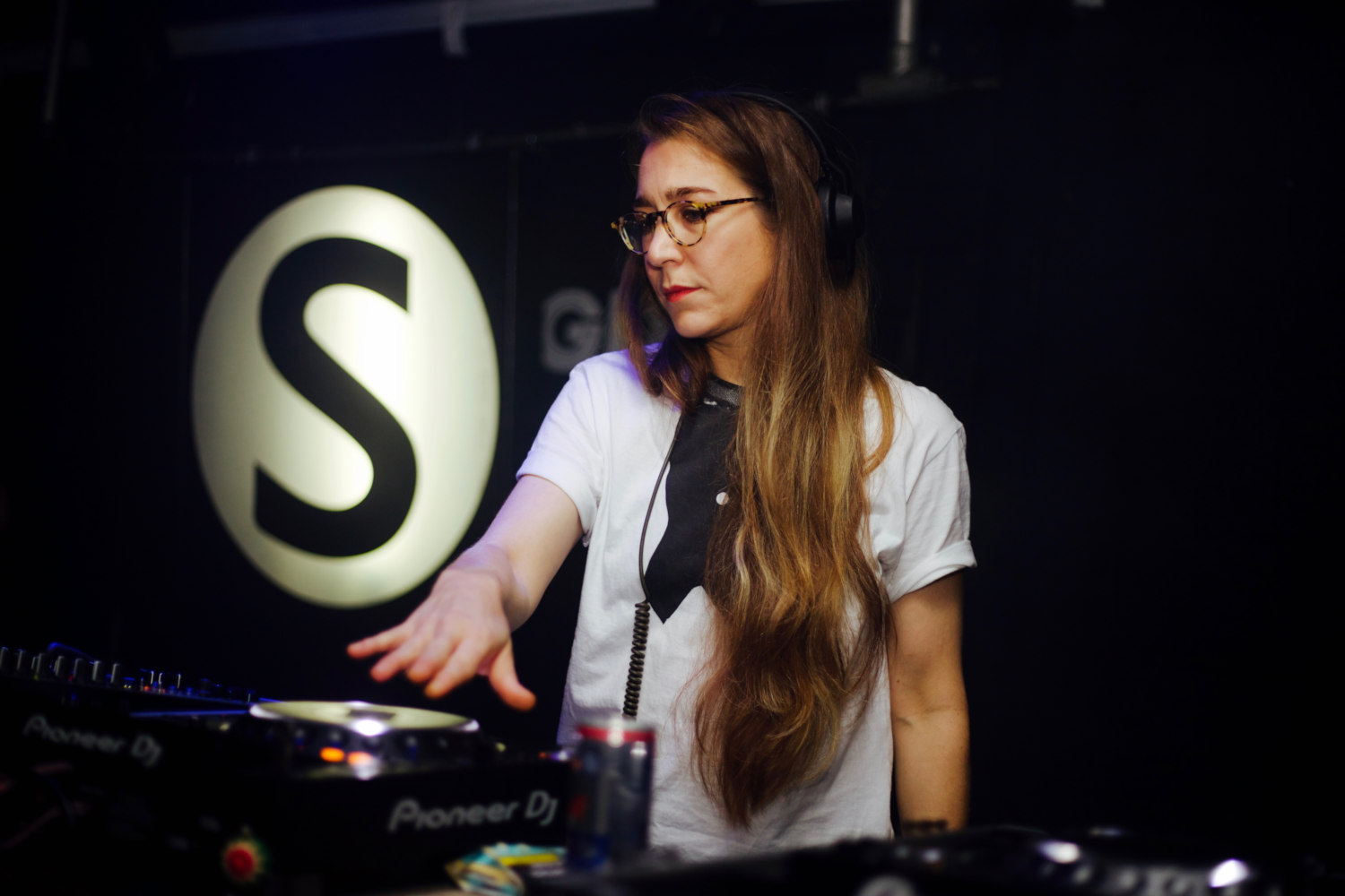 Photos of Lena Willikens and Juju & Jordash in 2018 | Simple Productions